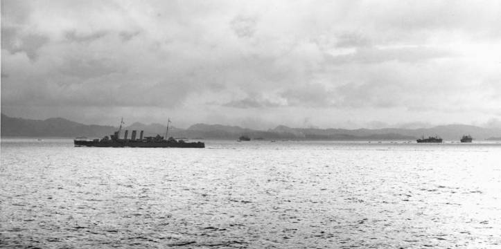 HMAS Canberra onderweg naar guadalcanal