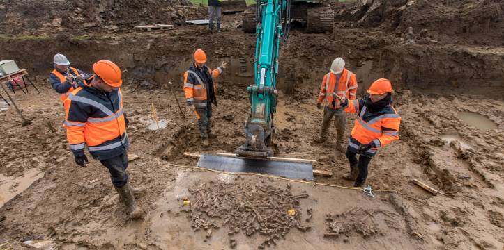 prehistorisch familiegraf opgegraven in Tiel