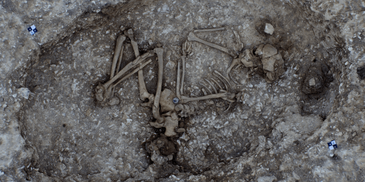 4.500 jaar oud graf bij Stonehenge gevonden