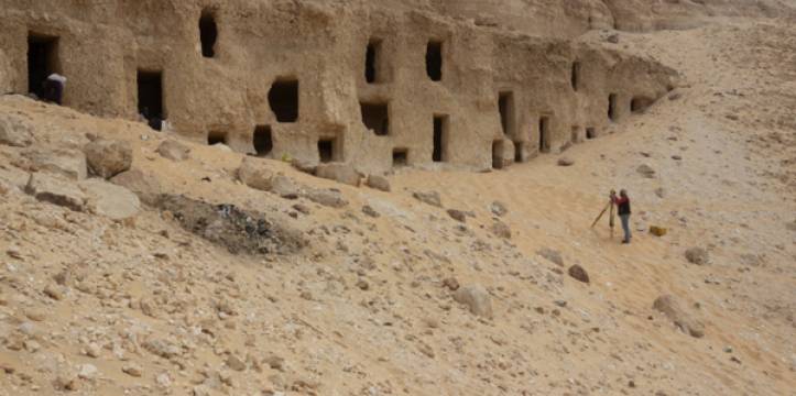 Knuppel Relatie Correspondent 250 Egyptische graftombes in rotswand ontdekt | Archeologie Online