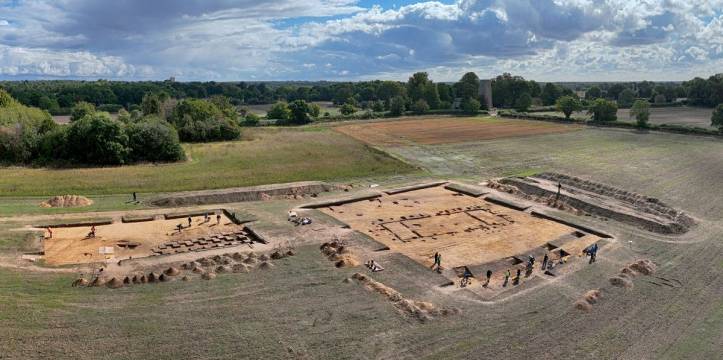 De blootgelegde restanten van de koninklijke hal in Rendlesham