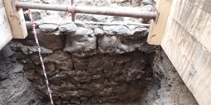 Volgens de archeologen was meteen duidelijk dat de muur van Romeinse makelij was