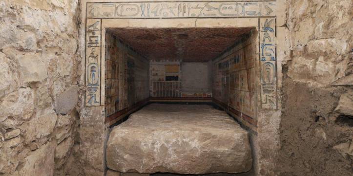 De Tombe van Teti Neb Fu werd ontdekt in de Egyptische necropolis Saqqara en is circa 4.100 jaar oud.