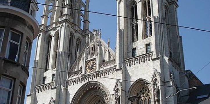 De Sint-Joriskerk in Antwerpen, die onderdak biedt aan een beeld afkomstig uit de oude citadel. In Antwerpen is een deel van de 16e-eeuwse citadel gevonden.