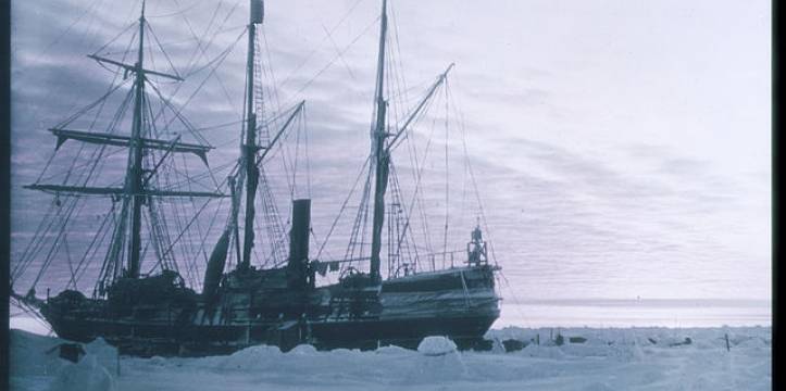 De Endurance in 1915 bij Antarctica. De Endurance in 1915 bij Antarctica.