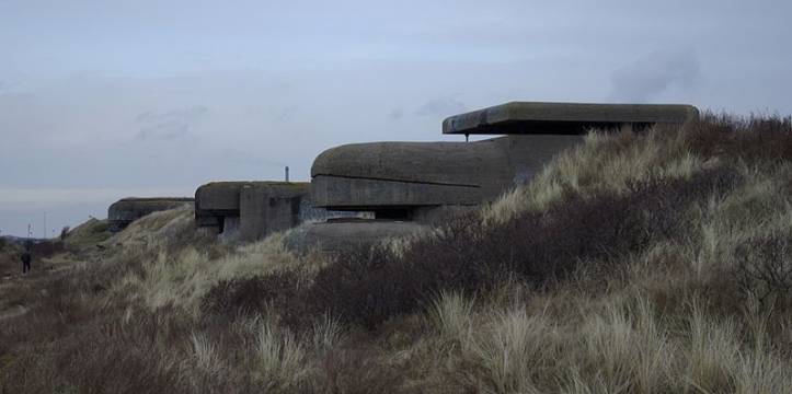 De Marine Kustbatterij Heerenduin. De bunkercomplexen bij IJmuiden aan Zee zijn nu rijksmonumenten.