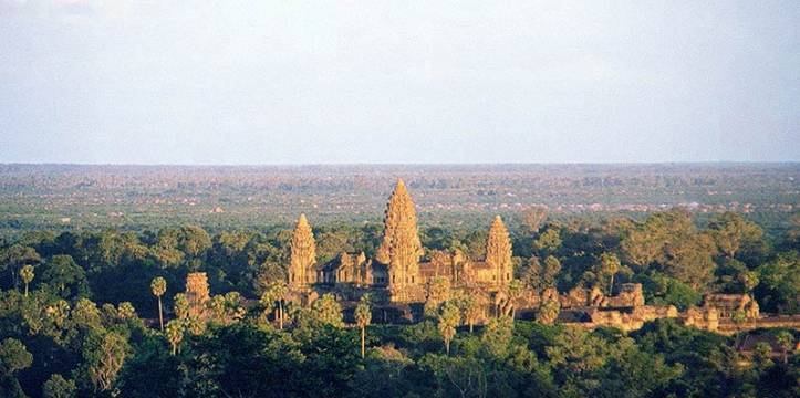De originele Angkor Wat in Cambodja. Beeld - Manfred Werner via Wikipedia Een replica van de Angkor Wat wordt in India gebouwd.