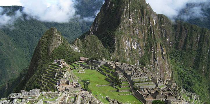 Zicht op Machu Picchu. Archeologen geloven dat de mummie van een pre-Inca cultuur afkomstig is. Bolivia heeft een gestolen mummie terug gegeven aan Peru.