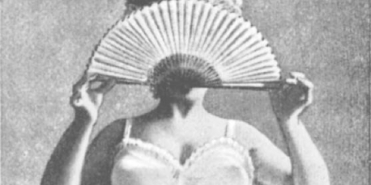 In Oostenrijk is een 600 jaar oude bh gevonden. In Oostenrijk is een 600 jaar oude bh gevonden.