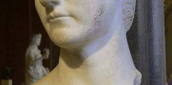 Foto Clio20 Buste van Caligula in het Louvre