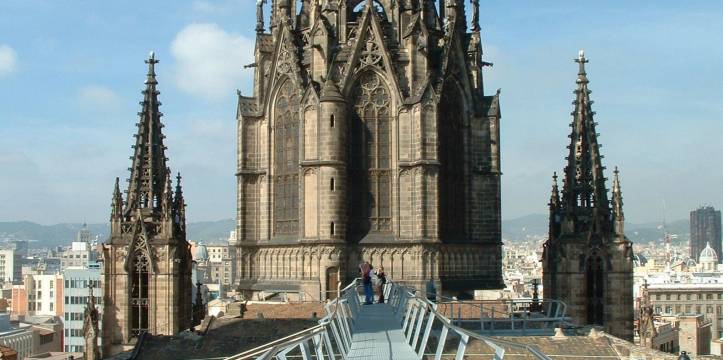 Uitzicht op het dakterras van de kathedraal. Uitzicht op het dakterras van de kathedraal.