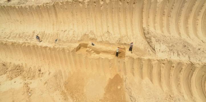 Archeologen aan het werk op de Drmno site. Foto - Tanjug