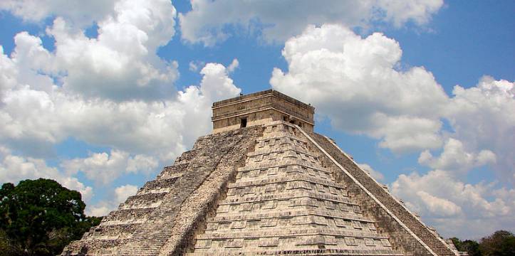 De tempel van Kukulkan in Chichén Itzá, één van de belangrijkste steden van de Maya's. Beeld - Bjørn Christian Tørrissen Onderzoekers hebben de grootste dam die ooit door de Maya's is gebouwd gevonden.