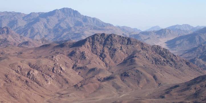 De berg Sinai volgens de huidige consensus. Beeld - Wikimedia Commons De berg Sinai volgens huidige consensus.