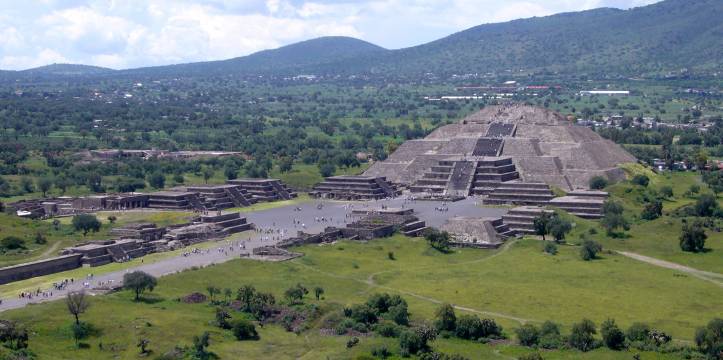 Piramide in Teotihuacan Piramide in Teotihuacan