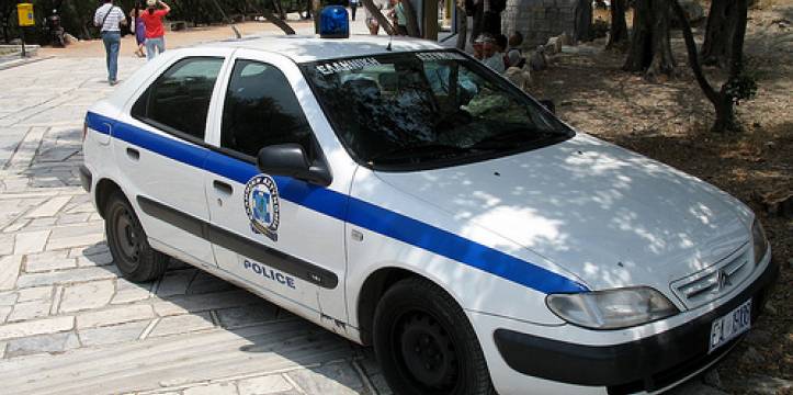 Atheense politie auto. Bron - MPD01605 via Flickr. Oude standbeelden in Griekenland en Spanje illegaal opgegraven