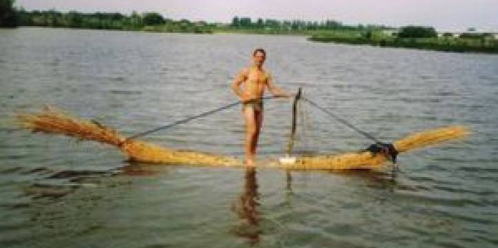 De rietkano in actie. Prehistorische vaartuigen uit de steentijd