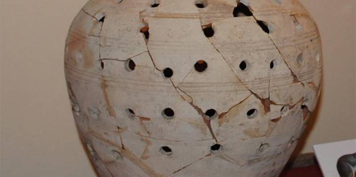 De mysterieuze Romeinse pot. Onderzoekers snappen maar niet waar de pot voor diende.