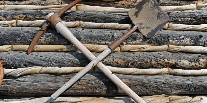 Op bedrijventerrein Remmerden II werden de fundamenten van een prehistorisch erf gevonden De gevonden sporen wijzen op een erf uit de bronstijd.