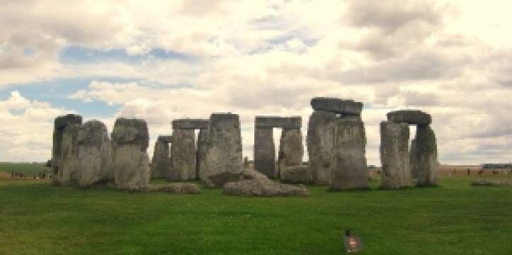 Er is een pad naar Stonehenge ontdekt. Er is een pad naar Stonehenge ontdekt.