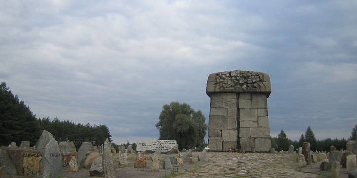Het monument in het voormalige concentratiekamp Treblinka. Beeld - Johannes49 via Wikipedia. Er is bewijs gevonden voor een massagraf in Treblinka.