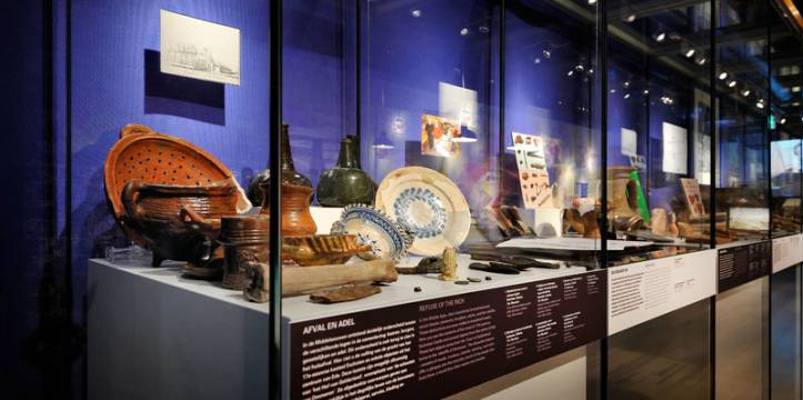 De verzameling van amateurarcheoloog Eduard Zuurdeeg, nu te zien in het RMO. Beeld - Mike Bink Op 30 maart vindt de 12 Provinciën Lezingen: Gelderland plaats.