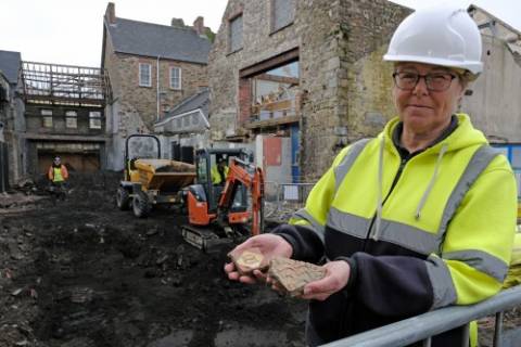 Archeoloog Fran Murphy bij een eerdere opgraving op dezelfde plek