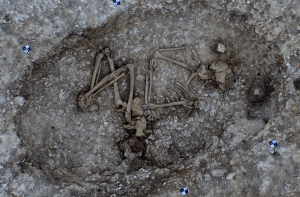 4.500 jaar oud graf bij Stonehenge gevonden