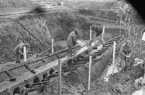 Opgraving van de Romeinse schepen in Zwammerdam, 28 september 1972. 