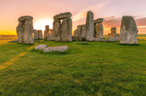 Archeologen zijn het er al ruim een eeuw over eens dat een groot deel van de stenen van Stonehenge afkomstig is uit Wales