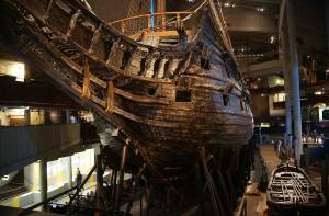 De Vasa vanaf de boeg gezien in het Vasamuseum in Stockholm.