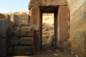 Een ingang van de tempel