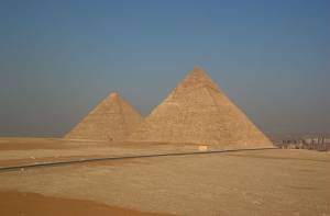 Onderzoek naar geheime gangen van de Grote Piramide in Egypte