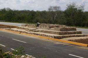 De Maya Ruïnes langs de snelweg in Yucátan