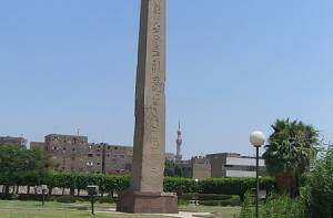 De obelisk van farao Sensoeret I is de oudste obelisk van Egypte.