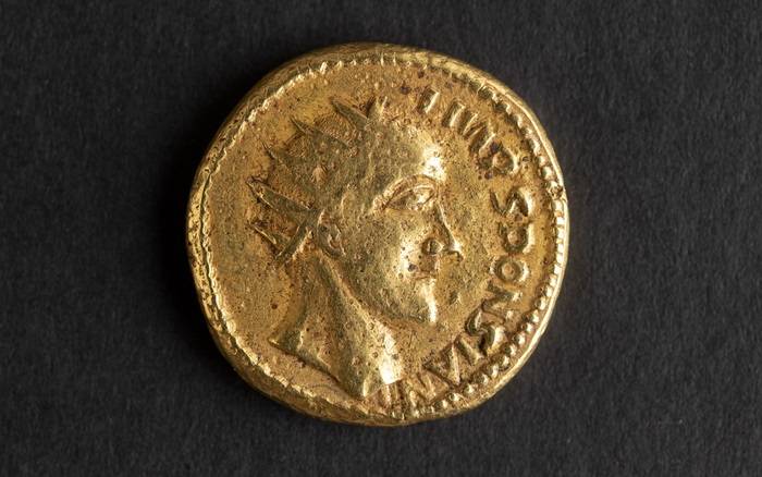 De onderzochte munt, met de beeltenis van Sponsianus