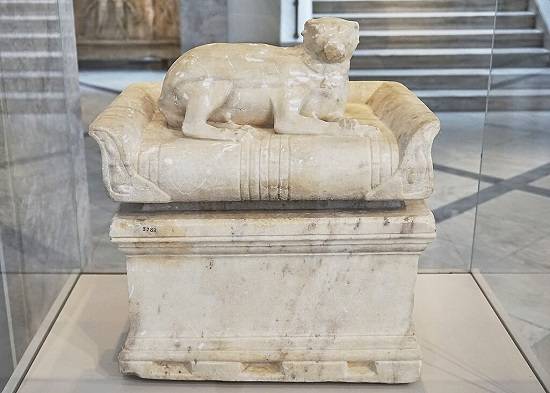 Romeinse sarcofaag voor een hond