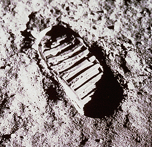 Een voetafdruk afkomstig van één van de astronauten van de Apollo 11 missie