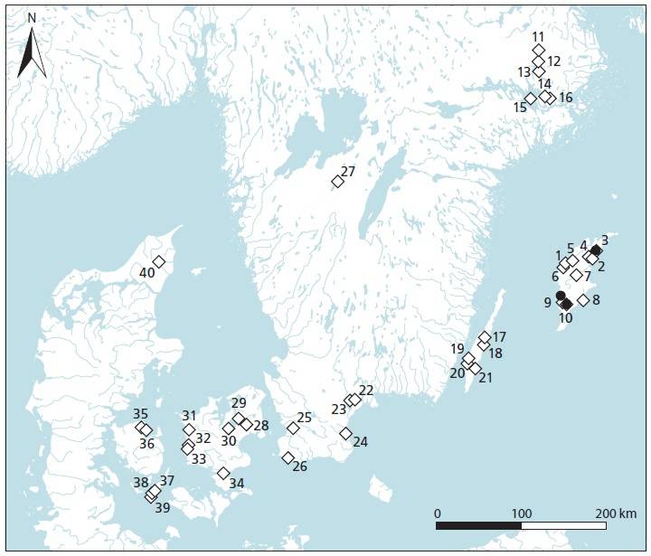 Kaart met alle 40 locaties (genummerd) van in Scandinavië gevonden skeletten met gevijlde tanden